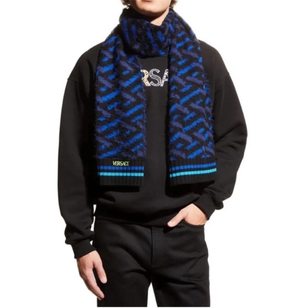 🇺🇸FIRM PRICE🇺🇸Authentic Versace Greca Wool Scarf Unisex